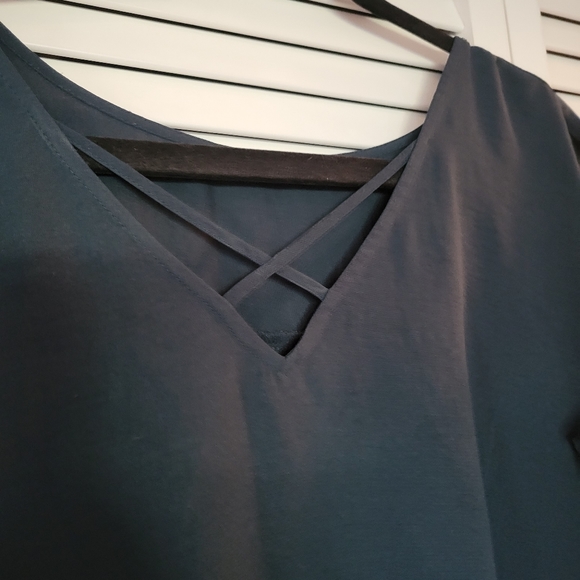 Dark green blouse with criss cross cutout - Picture 2 of 4